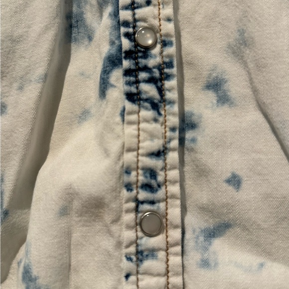 Life in Progress Cropped Bleached Jean Button Up Crop Top - Picture 5 of 7